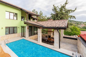 Villa Apple - 3 BR Luxury Villa with PRV pool & BBQ